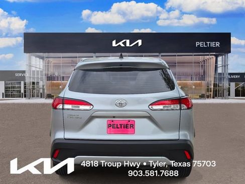 Used 2022 Toyota Corolla Cross L FWD image 5