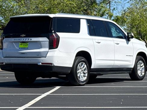 Used 2025 Chevrolet Suburban LT AWD/4WD image 10