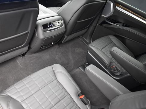 Certified 2025 Cadillac Escalade Sport Platinum w/ LPO, Floor Liner Package image 33