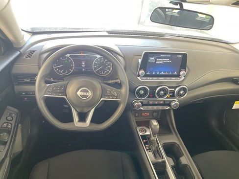 Used 2025 Nissan Sentra SV FWD image 18