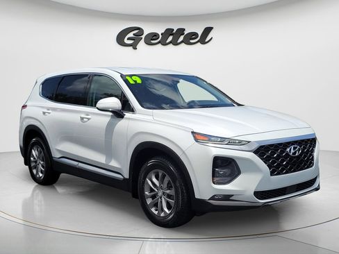 Used 2019 Hyundai Santa Fe SEL FWD image 3