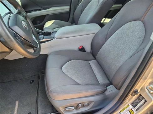 Used 2020 Toyota Camry LE FWD image 14
