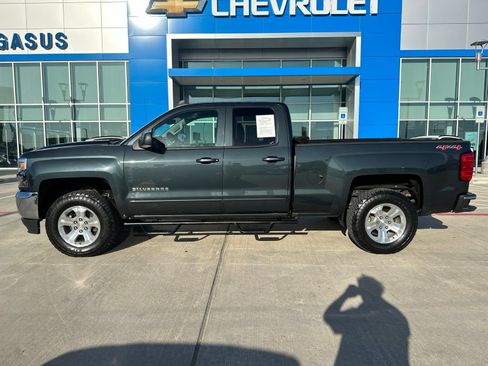 Used 2017 Chevrolet Silverado 1500 LT w/ All Star Edition AWD/4WD image 4