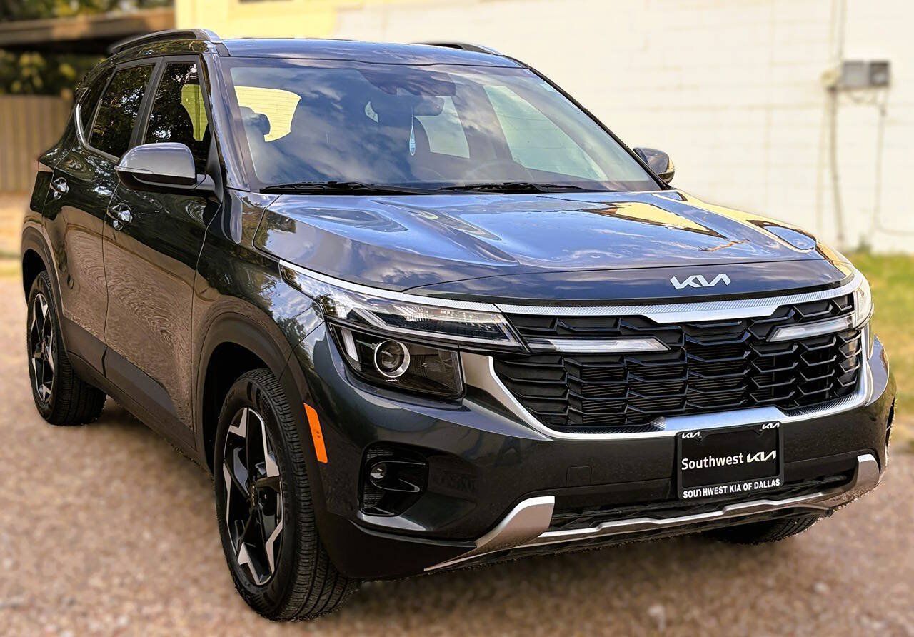 Used 2025 Kia Seltos EX FWD image 9