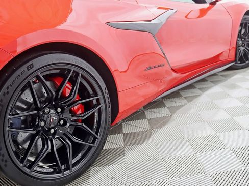 Used 2024 Chevrolet Corvette Z06 w/ Z07 Performance Package RWD image 12