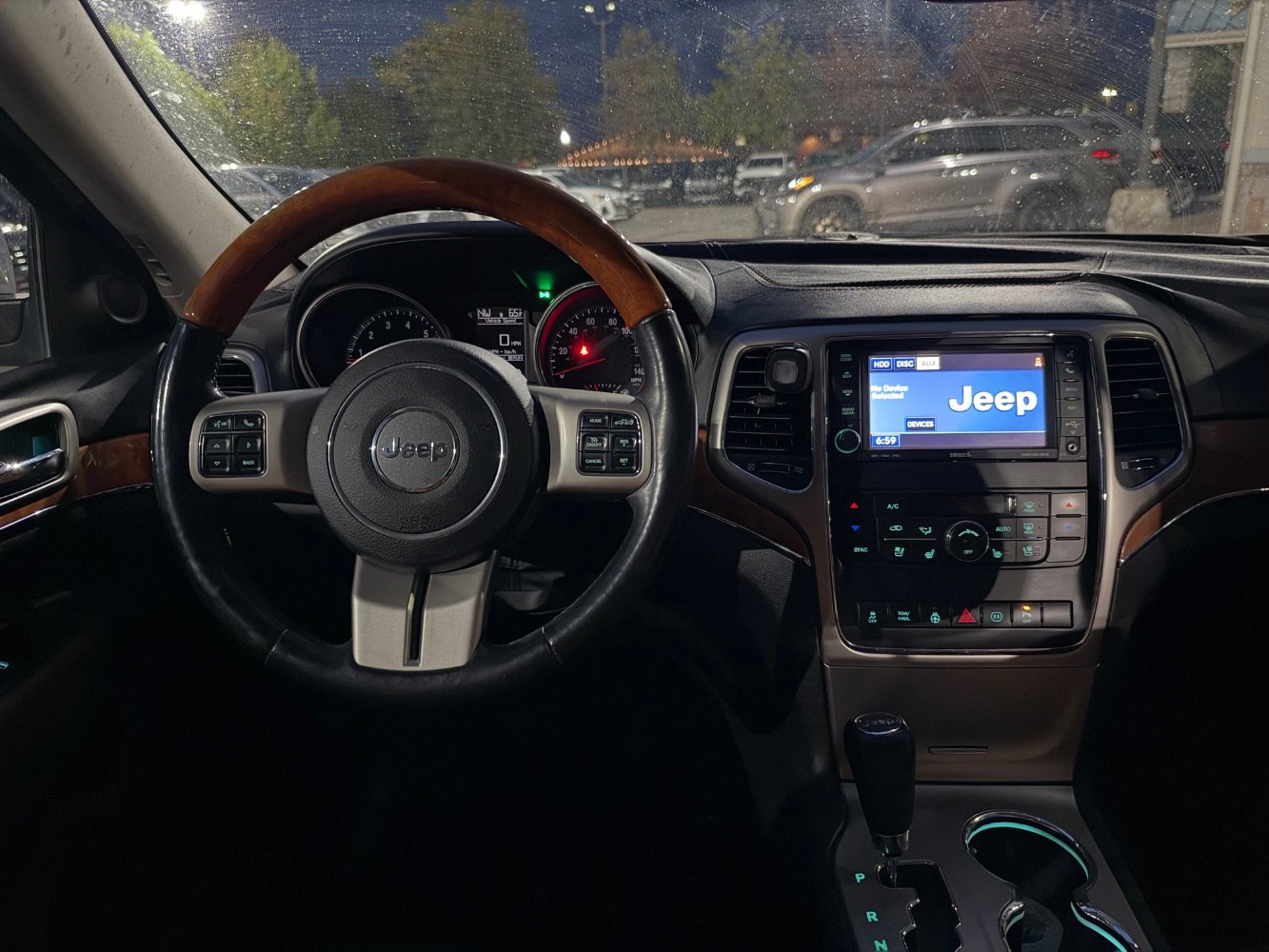 Used 2012 Jeep Grand Cherokee Overland AWD/4WD image 12