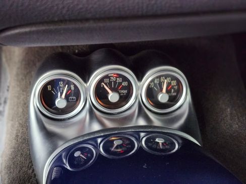 Used 2006 Chevrolet SSR w/ Preferred Equipment Group RWD image 16