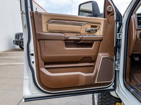 Used 2024 RAM 2500 Limited w/ Safety Group AWD/4WD image 33