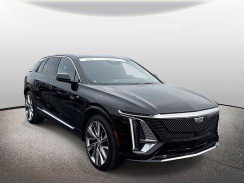 Certified 2024 Cadillac Lyriq Luxury w/ LPO, Floor Liner Package image 27