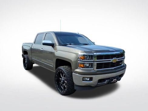 Used 2014 Chevrolet Silverado 1500 LTZ Z71 w/ LTZ Plus Package AWD/4WD image 9