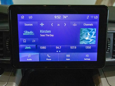 Used 2023 Ford Explorer XLT w/ Equipment Group 202A AWD/4WD image 8