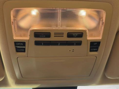 Used 2019 Toyota Highlander XLE image 19