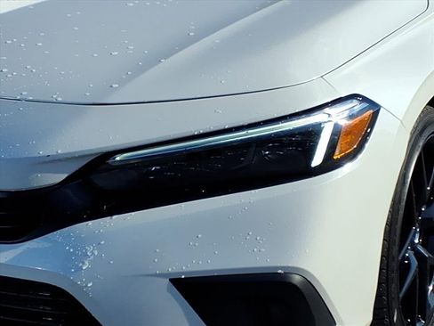 Used 2023 Honda Civic Sport image 7