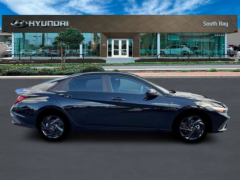 New 2026 Hyundai Elantra Sport image 9