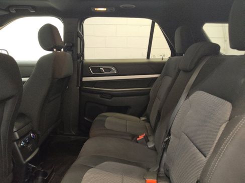Used 2016 Ford Explorer XLT w/ Equipment Group 201A AWD/4WD image 18