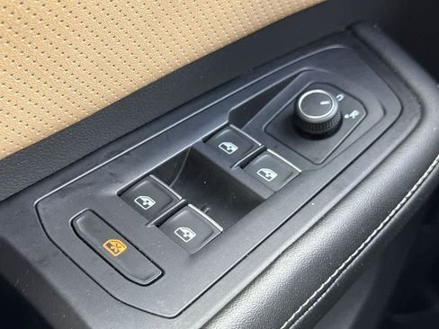 Used 2024 Volkswagen Atlas Cross Sport SE image 17