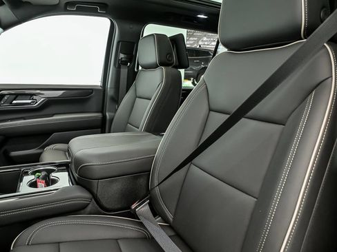 New 2026 GMC Yukon XL Elevation w/ Elevation Premium Package AWD/4WD image 9