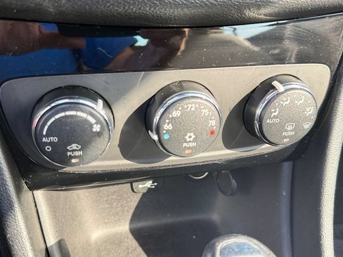 Used 2013 Chrysler 200 Limited w/ Sun/Sound Group FWD image 23