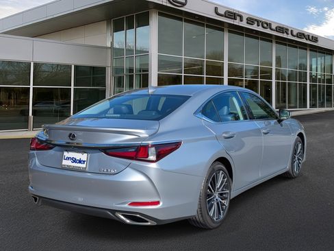 Used 2023 Lexus ES 350 w/ Premium Package image 3