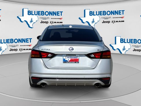 Used 2022 Nissan Altima 2.5 SV w/ SV Premium Package FWD image 6