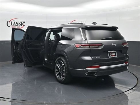 Used 2022 Jeep Grand Cherokee L Overland w/ Advanced Protech Group III image 31
