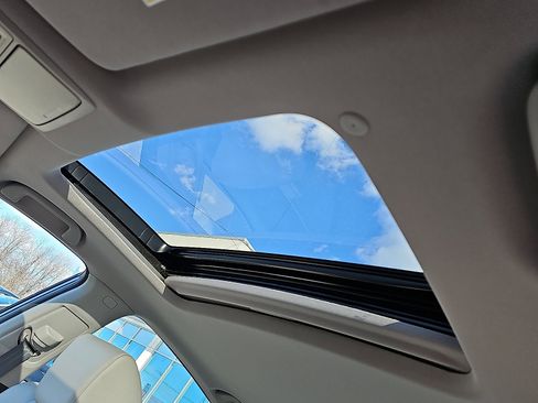 Used 2019 Honda Accord Touring image 13