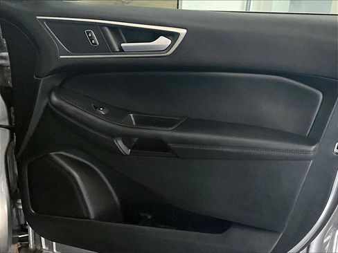 Used 2023 Ford Edge SEL image 12