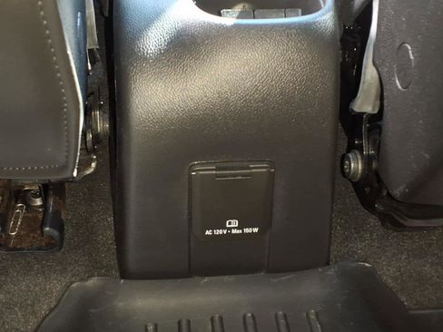 Used 2019 Chevrolet Trax LT w/ LT Convenience Package image 9