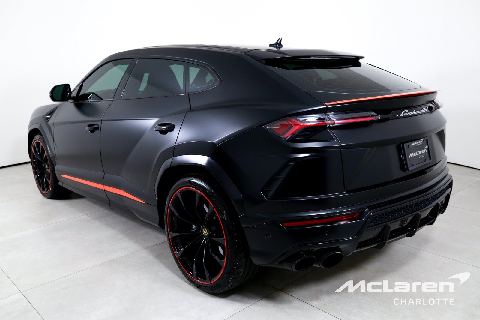 Used 2022 Lamborghini Urus AWD/4WD image 6