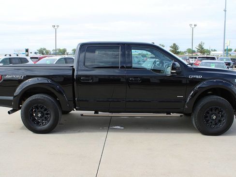 Used 2017 Ford F150 Lariat w/ Equipment Group 502A Luxury AWD/4WD image 4