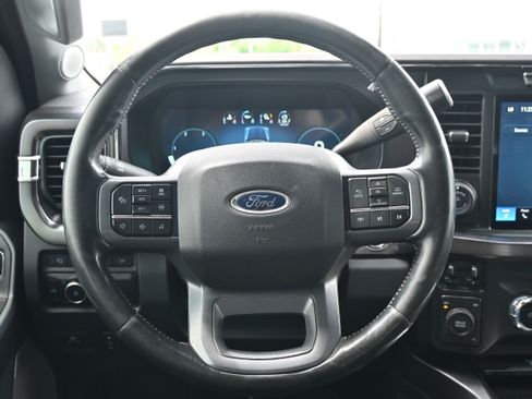 Used 2023 Ford F450 Lariat w/ Lariat Ultimate Package AWD/4WD image 6