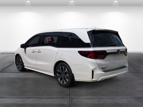 Certified 2026 Honda Odyssey Elite image 3