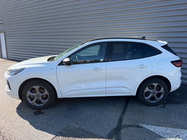 Used 2024 Ford Escape ST-Line w/ Tech Pack #1 AWD/4WD image 2