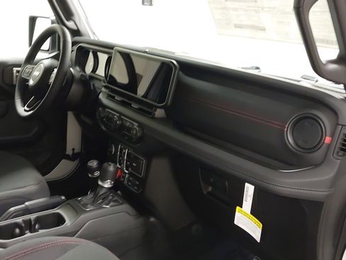 New 2026 Jeep Wrangler Unlimited Rubicon AWD/4WD image 28