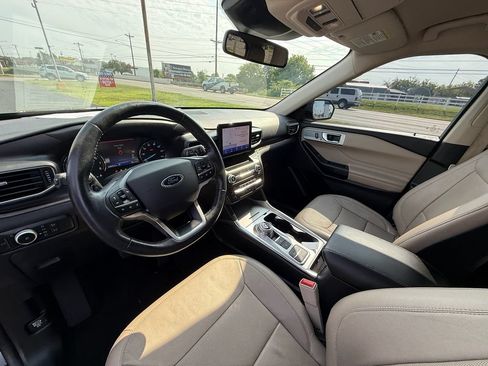Used 2020 Ford Explorer Limited RWD image 14