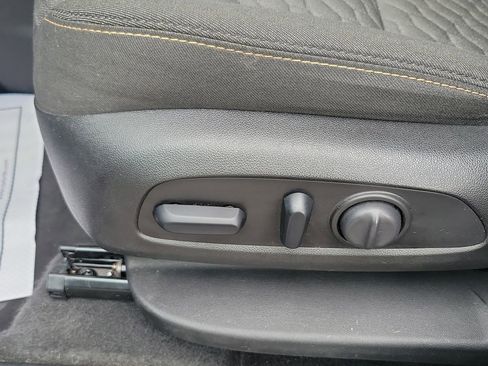 Used 2019 Chevrolet Equinox LT FWD image 20