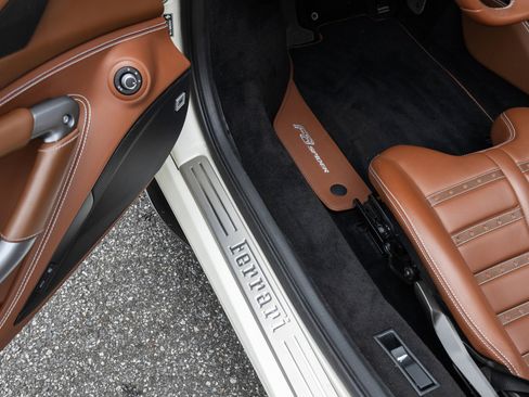 Certified 2022 Ferrari F8 Tributo image 31