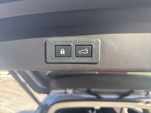 Used 2022 Subaru Ascent Premium w/ Convenience Package image 22