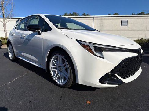 New 2026 Toyota Corolla SE image 1