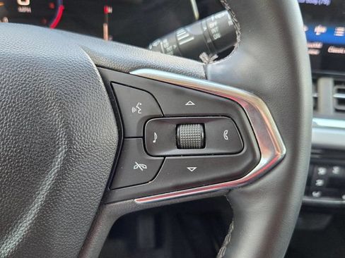 Used 2025 Chevrolet Trax LT w/ LT Convenience Package FWD image 20