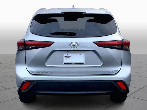 Used 2022 Toyota Highlander XLE image 5