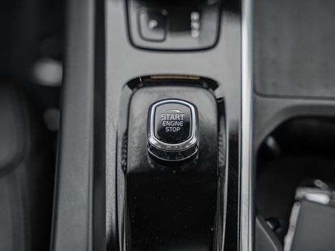 Certified 2022 Volvo S60 B5 Momentum w/ Premium Package image 24