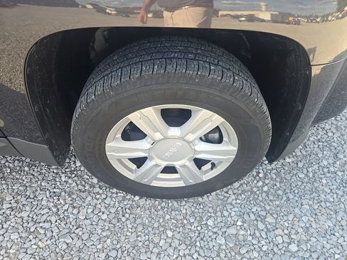 Used 2014 GMC Terrain SLE FWD image 19