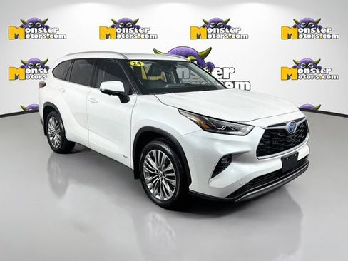 Used 2024 Toyota Highlander Platinum AWD/4WD image 3