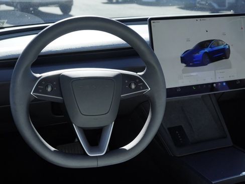 Used 2025 Tesla Model 3 Long Range image 19