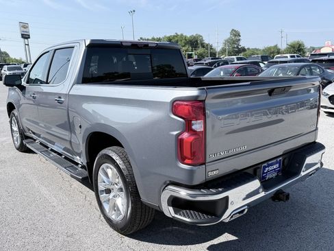 Used 2020 Chevrolet Silverado 1500 LTZ w/ LTZ Premium Package AWD/4WD image 7