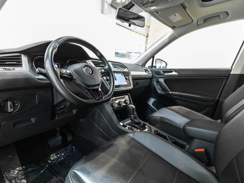 Used 2018 Volkswagen Tiguan SEL w/ 3rd Row Seat Package AWD/4WD image 4