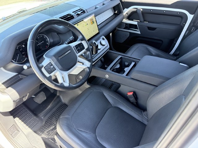 Used 2023 Land Rover Defender 130 SE AWD/4WD image 5