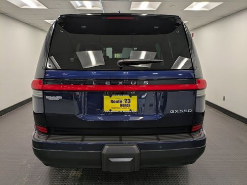 Used 2024 Lexus GX 550 image 5