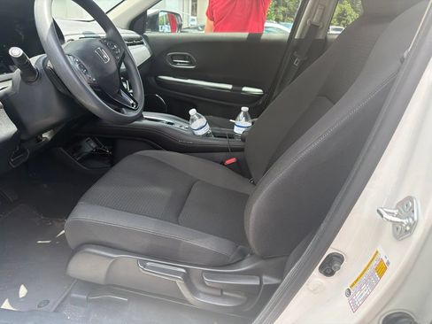Used 2022 Honda HR-V EX image 5